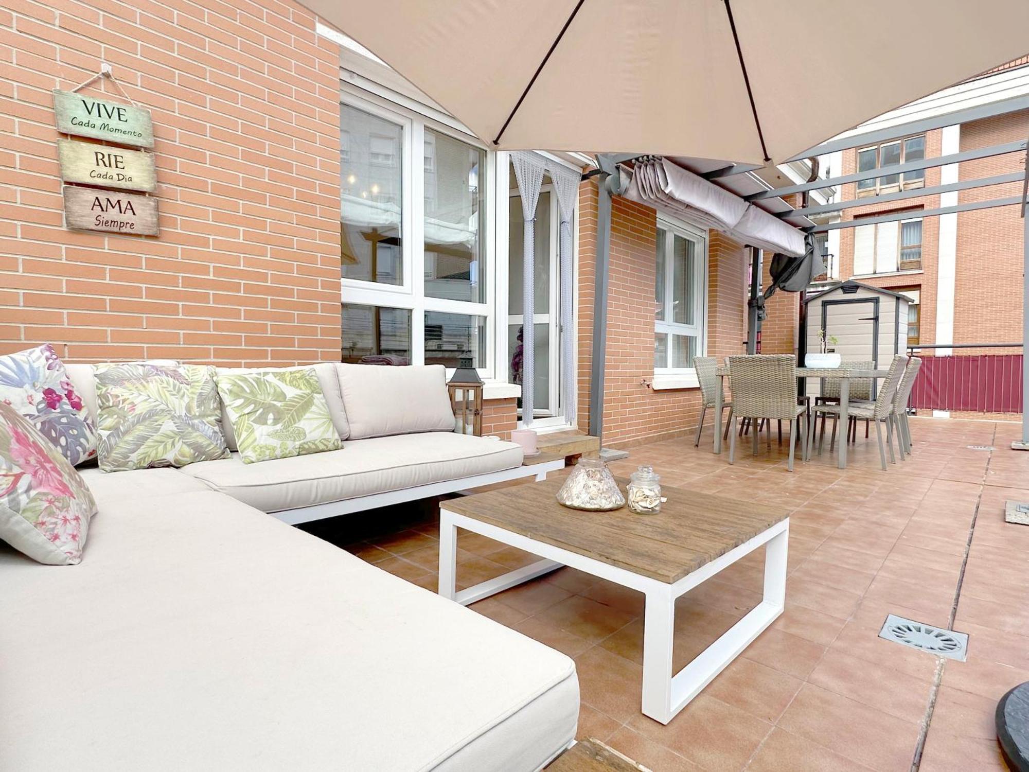 شقة Apartamento Con Gran Terraza En El Centro كاسترو أورديالس المظهر الخارجي الصورة