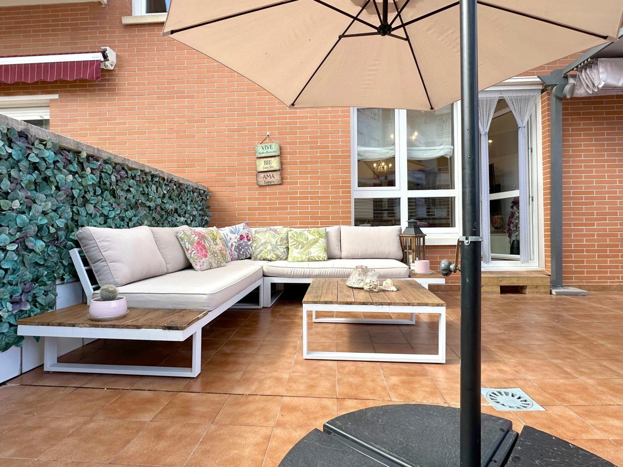 شقة Apartamento Con Gran Terraza En El Centro كاسترو أورديالس المظهر الخارجي الصورة