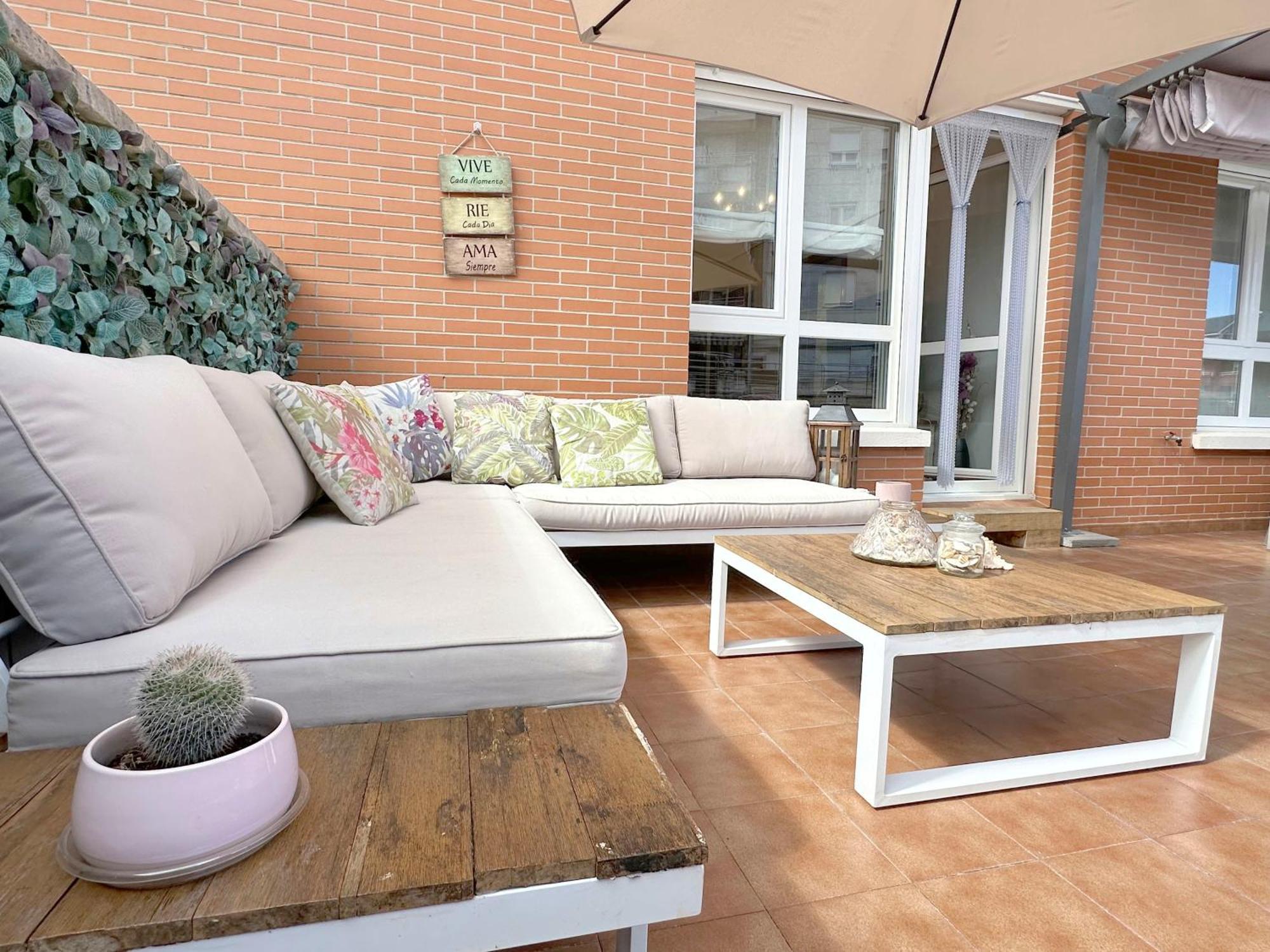 شقة Apartamento Con Gran Terraza En El Centro كاسترو أورديالس المظهر الخارجي الصورة