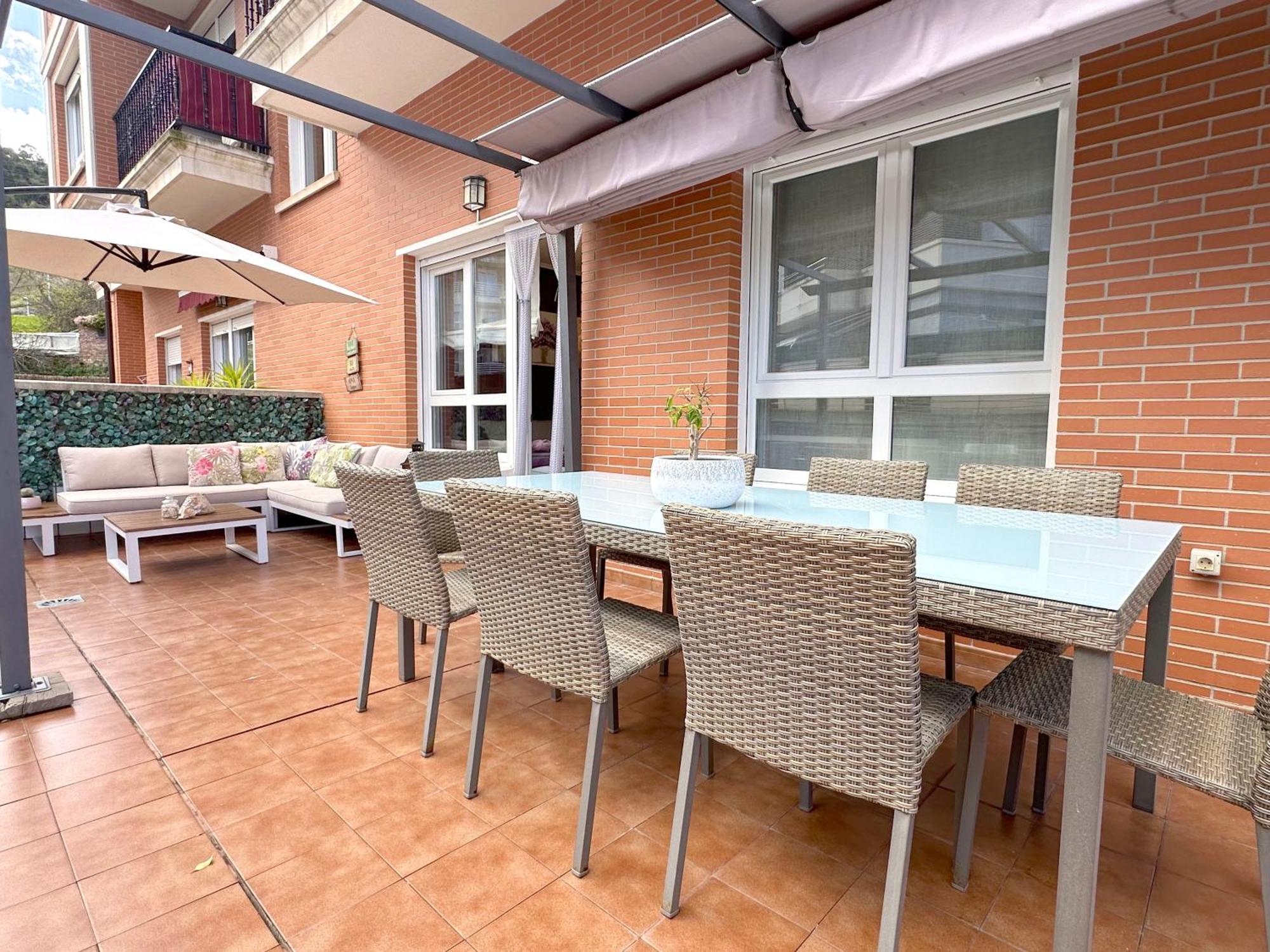 شقة Apartamento Con Gran Terraza En El Centro كاسترو أورديالس المظهر الخارجي الصورة