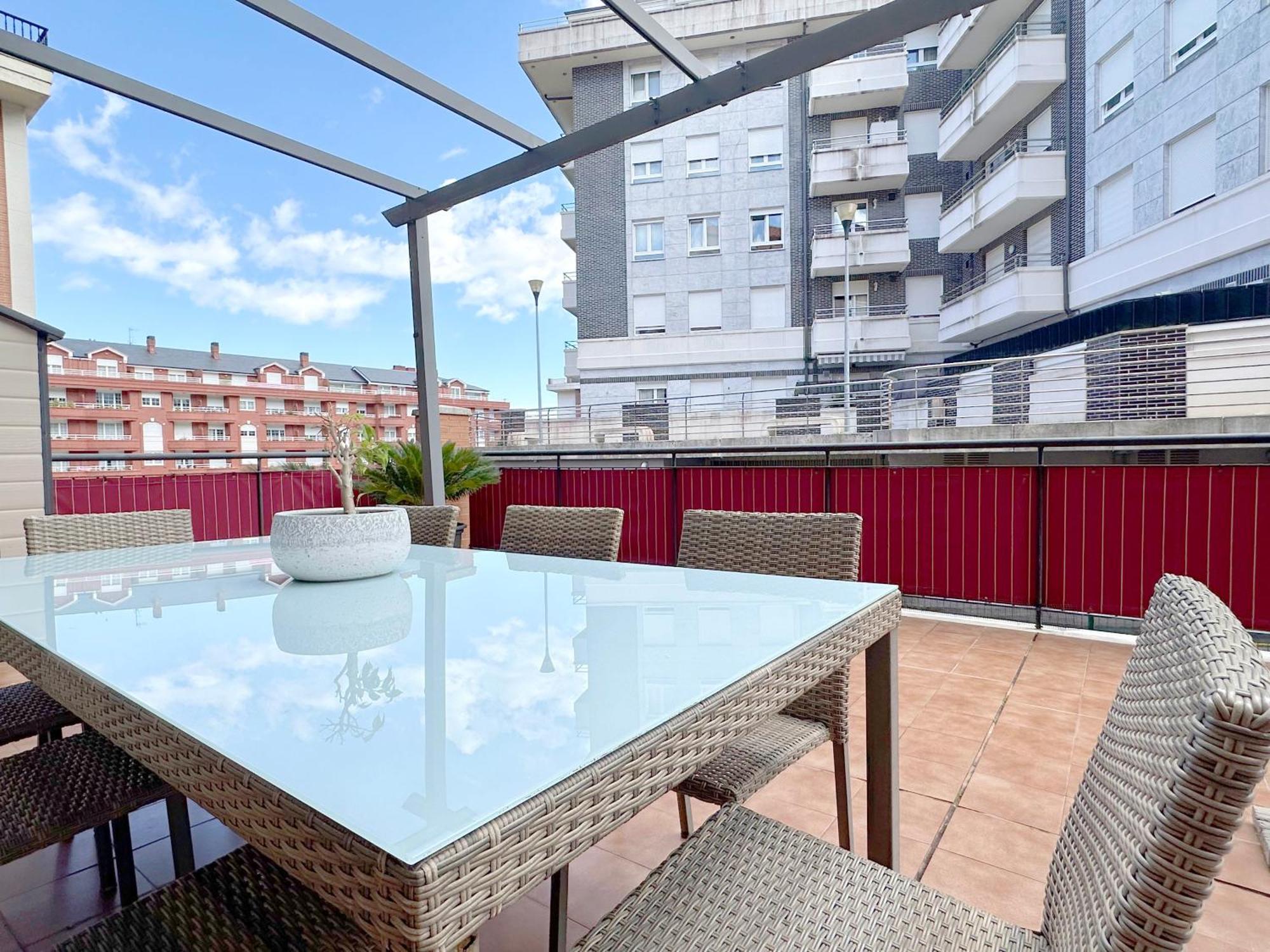 شقة Apartamento Con Gran Terraza En El Centro كاسترو أورديالس المظهر الخارجي الصورة