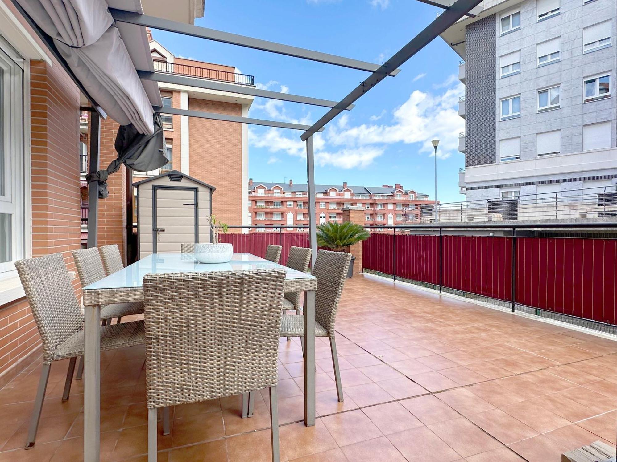 شقة Apartamento Con Gran Terraza En El Centro كاسترو أورديالس المظهر الخارجي الصورة