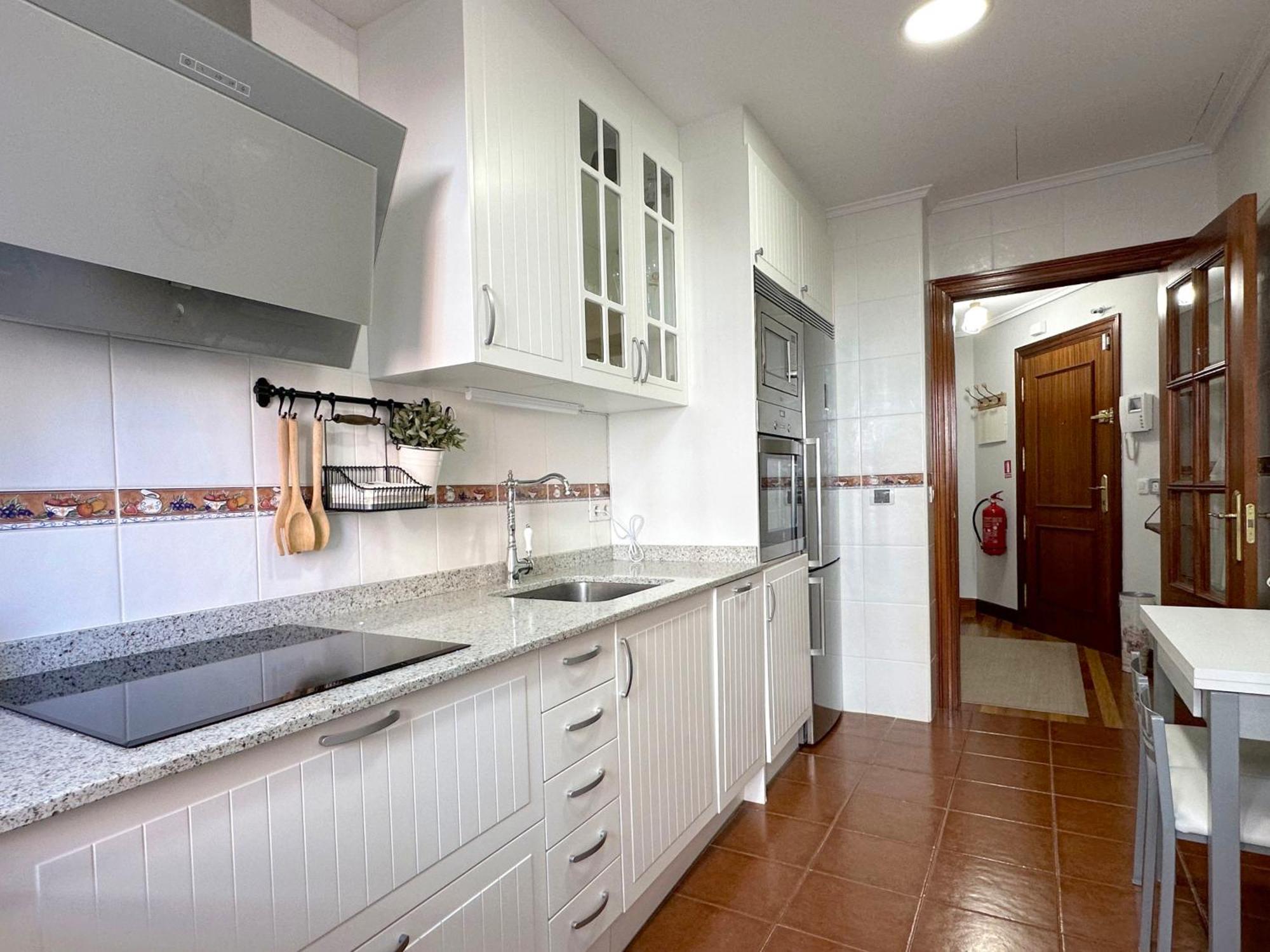 شقة Apartamento Con Gran Terraza En El Centro كاسترو أورديالس المظهر الخارجي الصورة